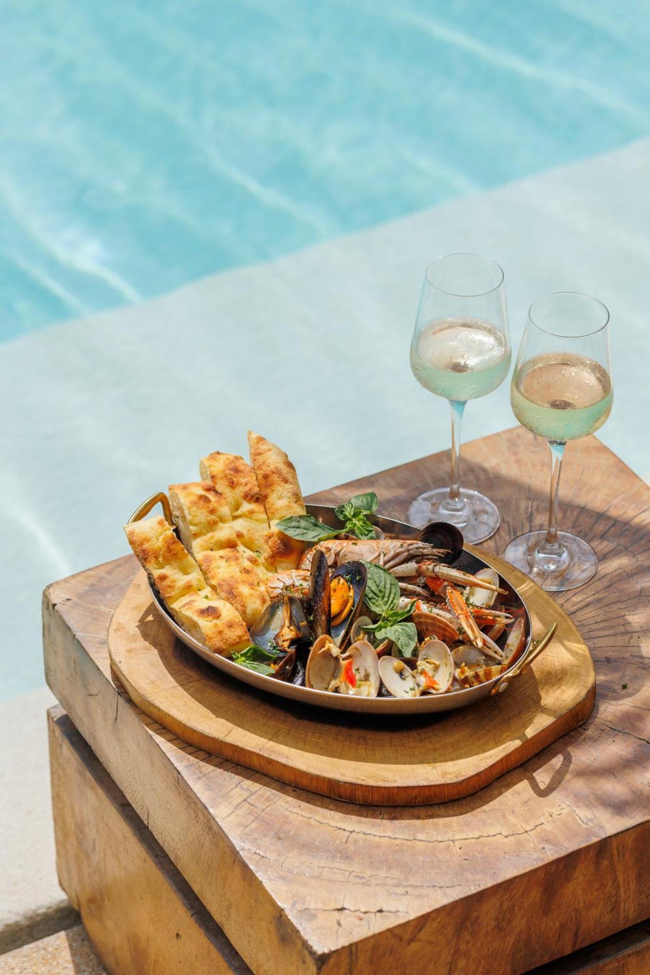 Hotel Cafe Del Mar Kamala Beach Zewnętrze zdjęcie